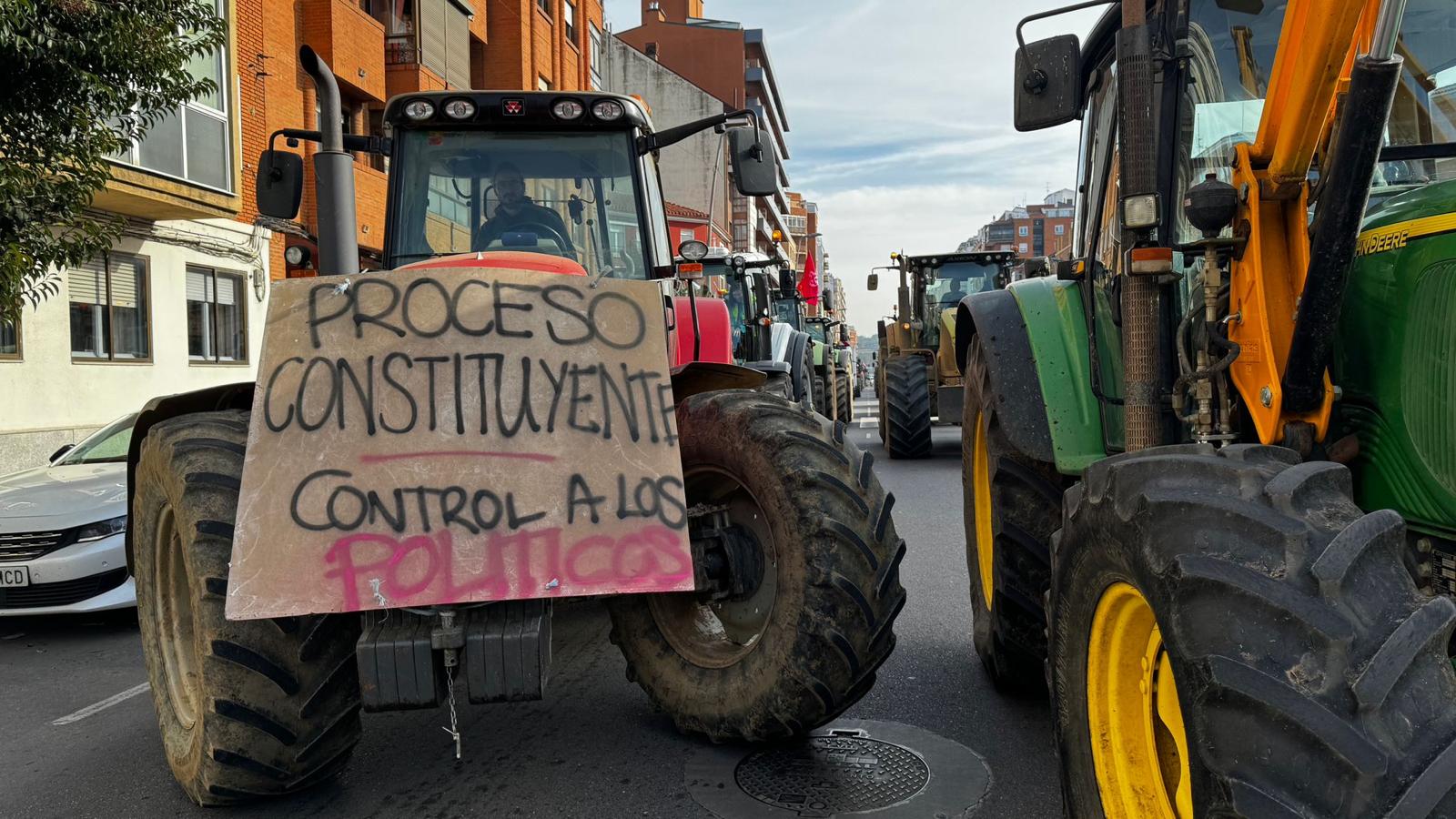 Imaen de la quinta jornada de tractores en León.