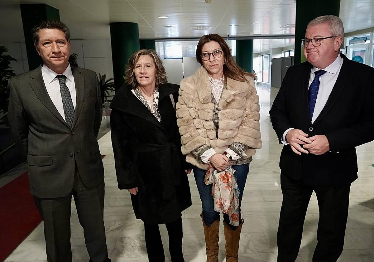 La directora general de Planificación Sanitaria junto a los gerentes sanitarios de León y El Bierzo.