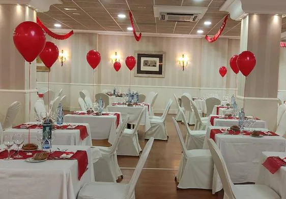 Salón decorado para la cena de San Valentín en el Hotel Infantas de León