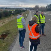 Los agricultores comienzan los cortes en la A-6 en la provincia leonesa