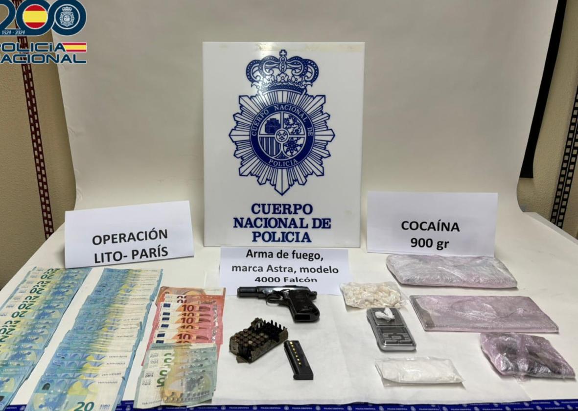 Dinero en efectivo, armas y drogas incautadas en la 'operación Lito'.