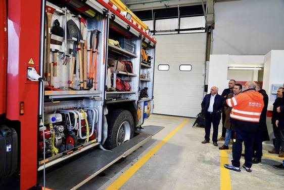 Inauguración de los parques de bomberos de Celada y Cistierna.