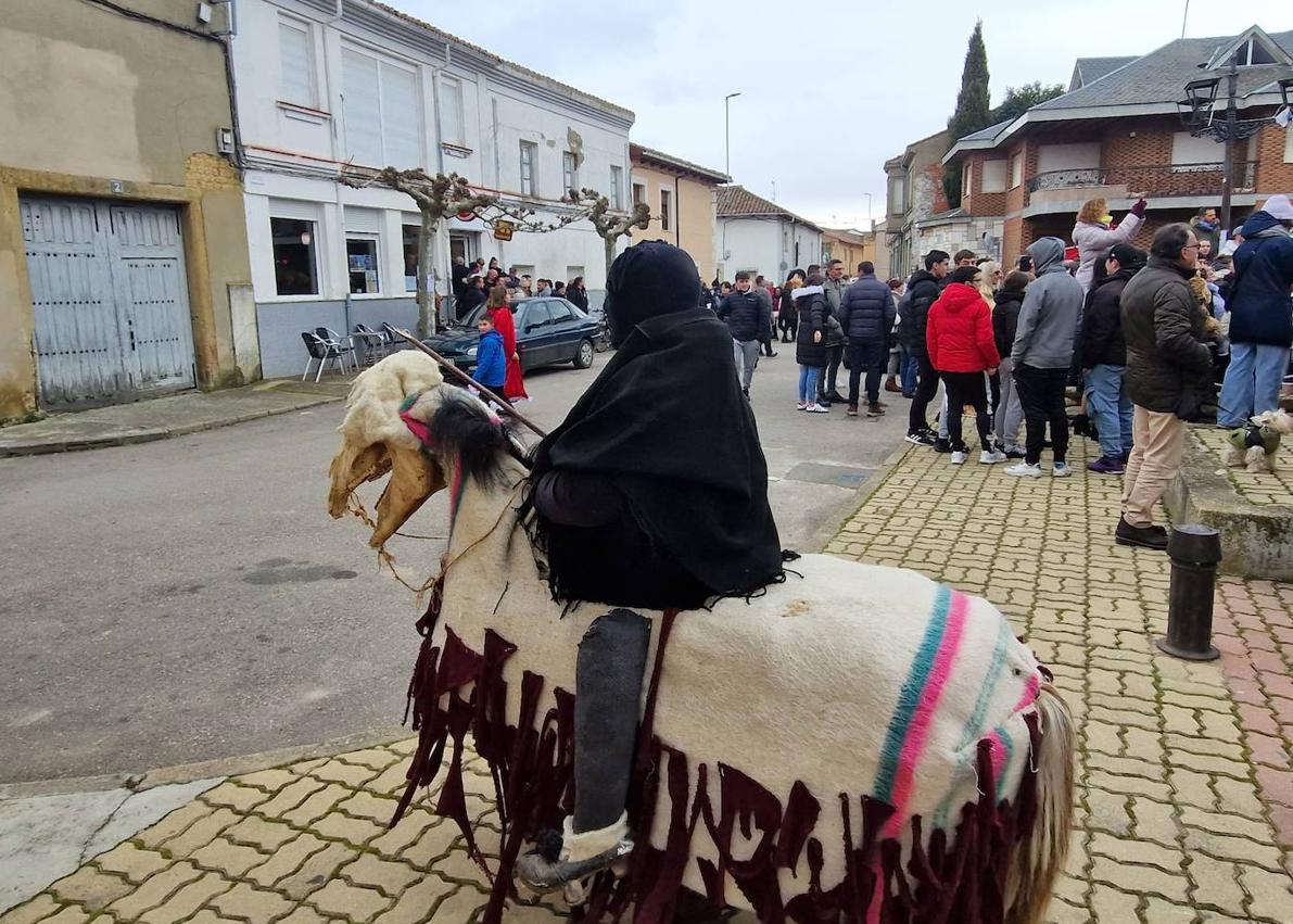 Imagen secundaria 1 - Antruejo de Llamas de la Ribera
