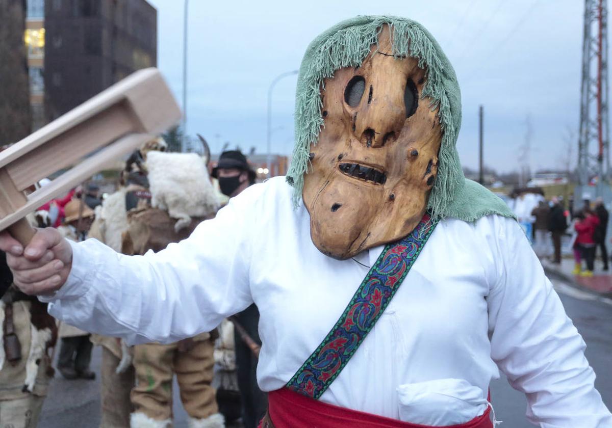 Desfile de antruejos por la ciudad de León.