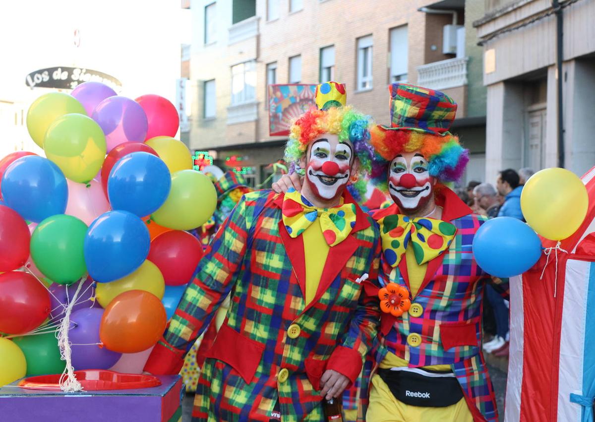 Imagen secundaria 1 - Desfile de carnaval de La Bañeza