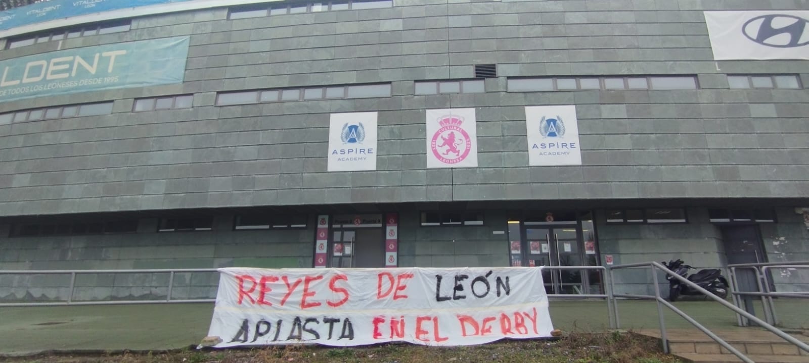 Pancarta colocada este miércoles en el Reino de León.