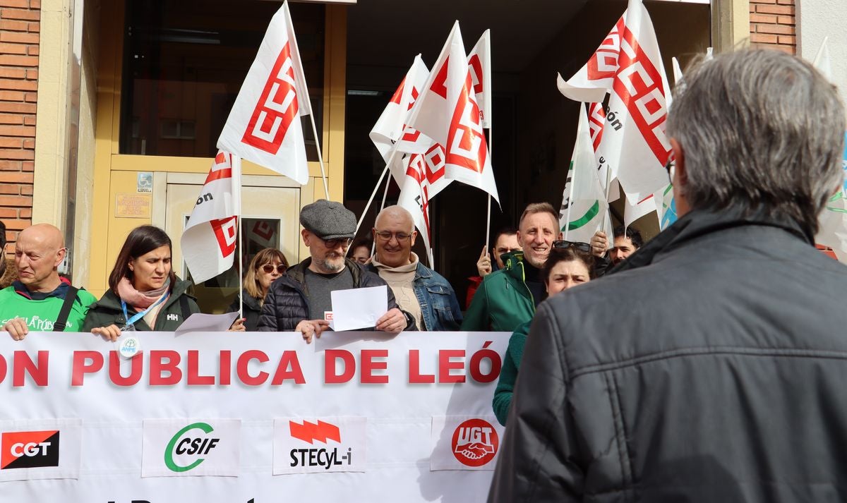 Concentración por la educación pública leonesa