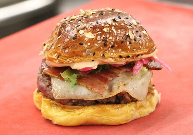 Hamburguesa Hattori en The Carnivan.