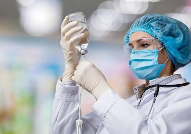 El Hospital de León promete a los sindicatos más «antelación» con los enfermeros eventuales