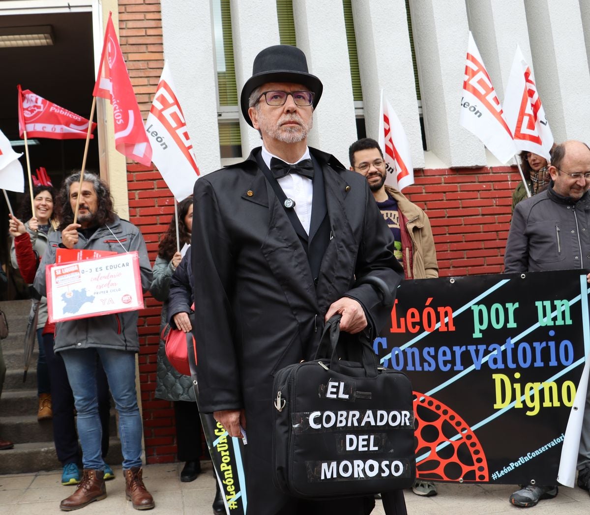 &#039;El cobrador del moroso&#039;, con la educación pública de León