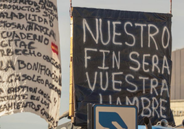 Imagen de archivo de pancartas en la tractorada leonesa.