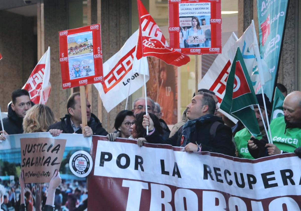 Manfiestación de empleados de banca en León.