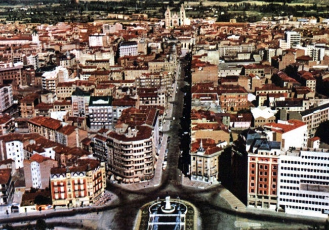 Plaza de Guzmán el Bueno y Ordoño II.