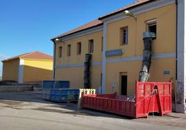 Obras en la estación de tren de Villadangos.