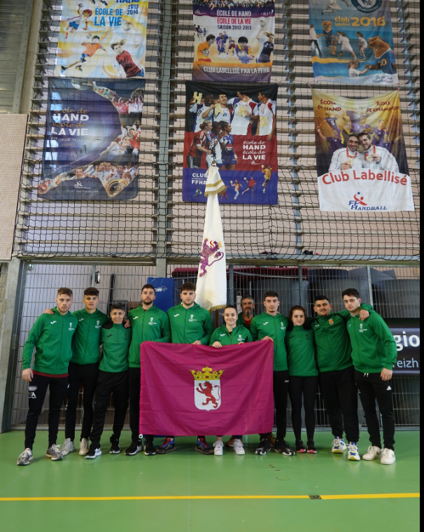 Todas las imágenes del éxito de la lucha leonesa en el Campeonato Internacional &#039;Back-hold&#039;