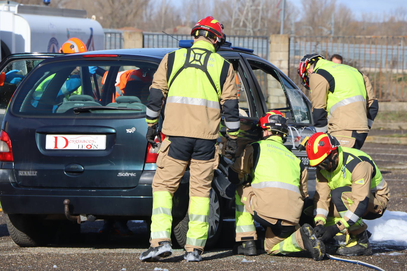 Simulacro efectuado por el cuerpo de Bomberos de León.