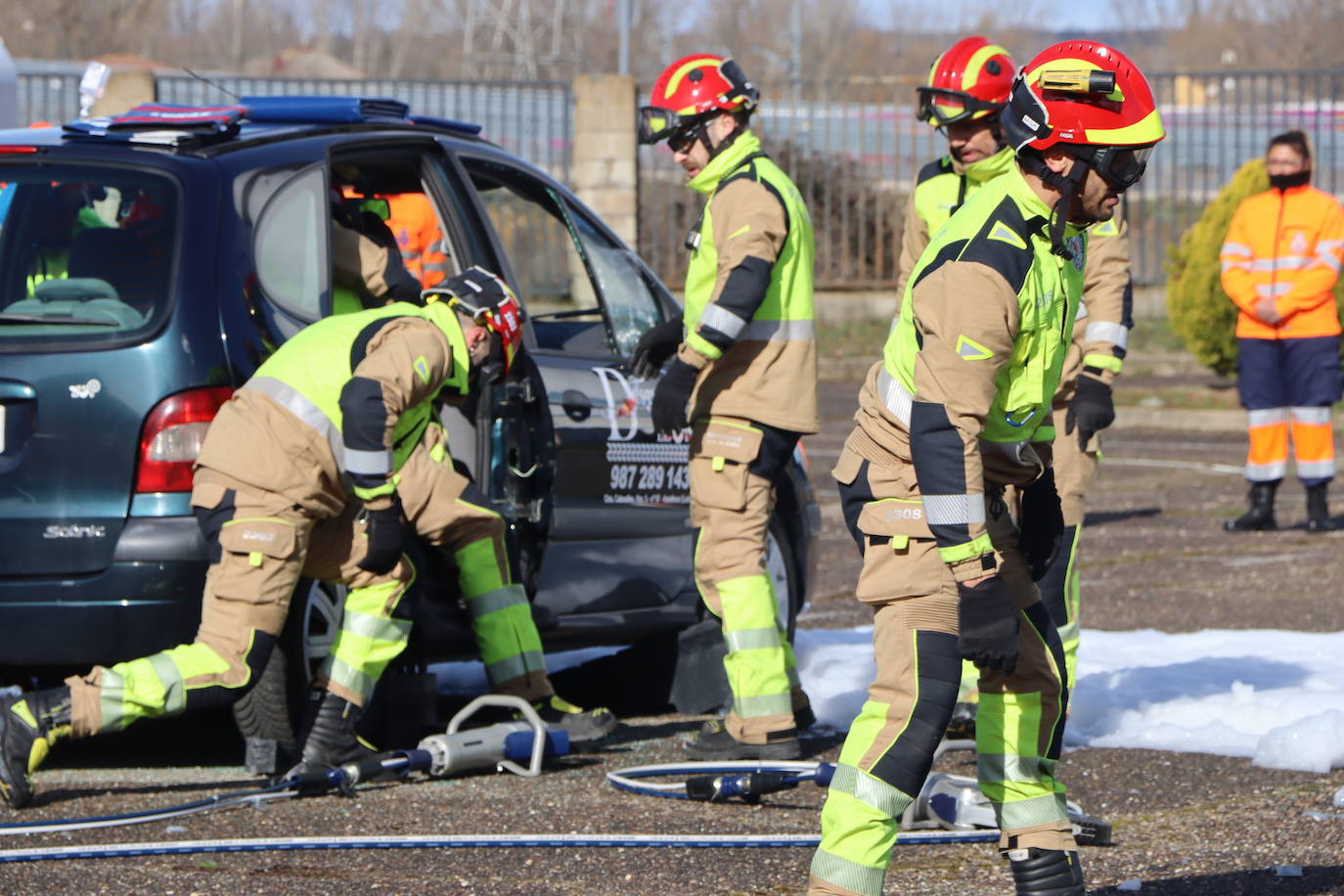 Simulacro efectuado por el cuerpo de Bomberos de León.