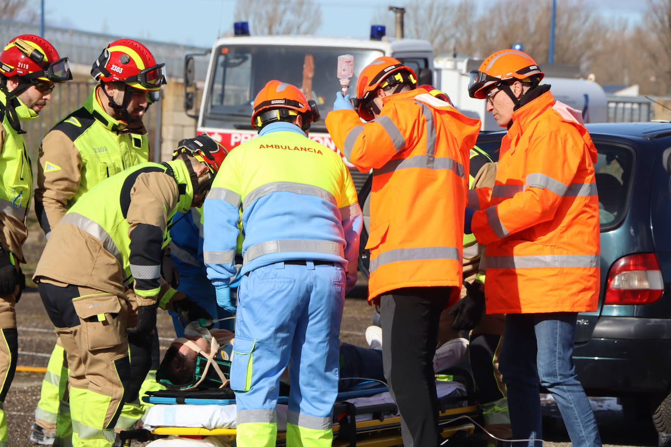 Simulacro efectuado por el cuerpo de Bomberos de León.