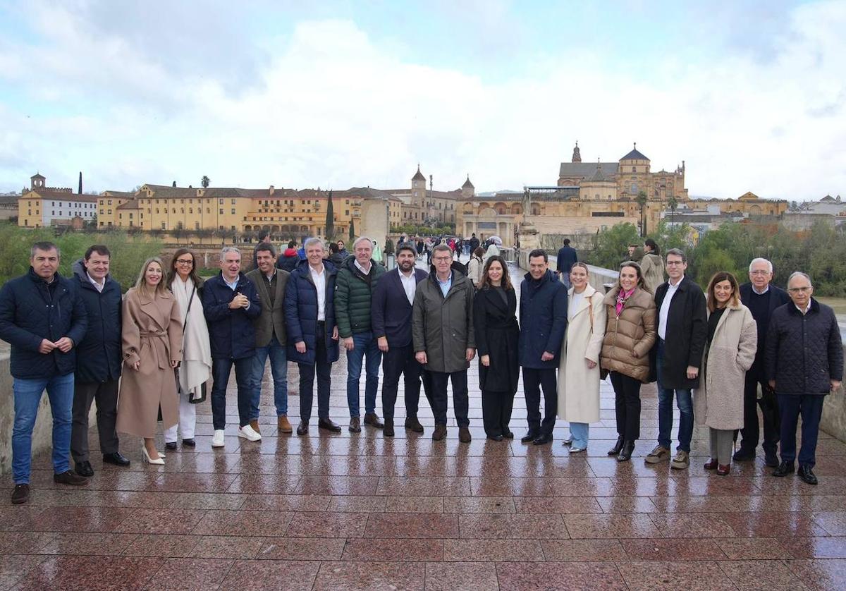 Feijoó se reúne con los presidentes autonómicos del PP.