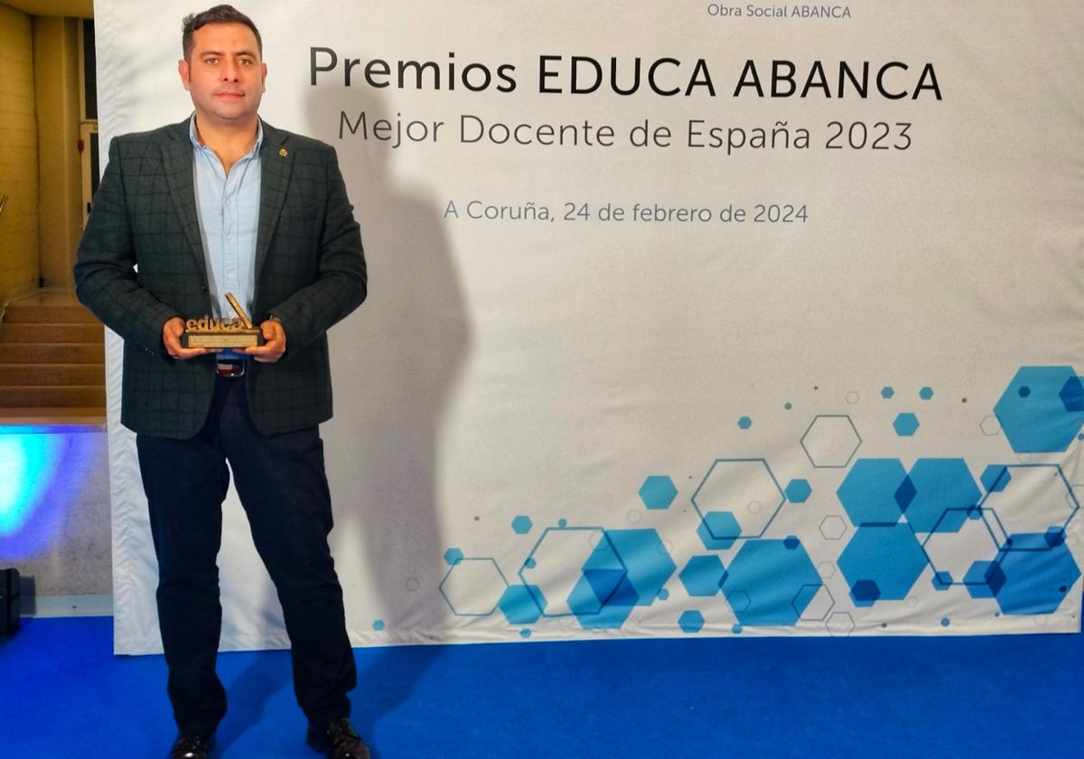 El profesor Juan Carlos Santamarta, cuarto mejor docente de España en los Premios Educa Abanca.