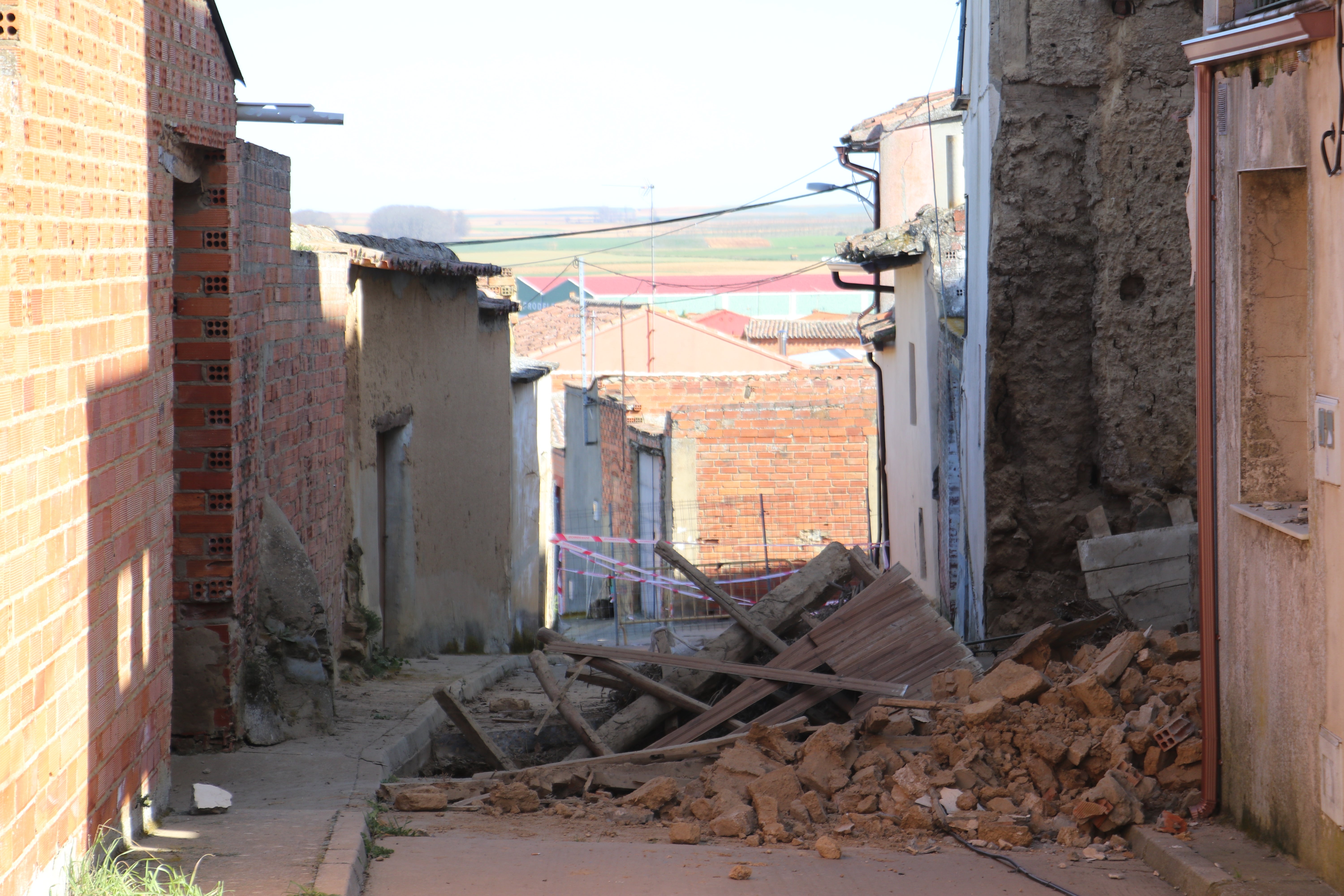 Derrumbe de una casa en Valderas