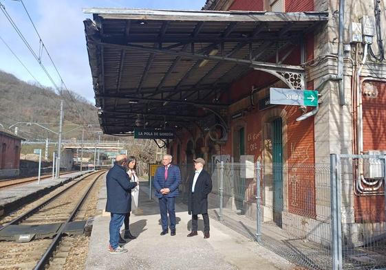 La conversión de la estación de tren de La Pola en albergue de peregrinos comenzará en primavera