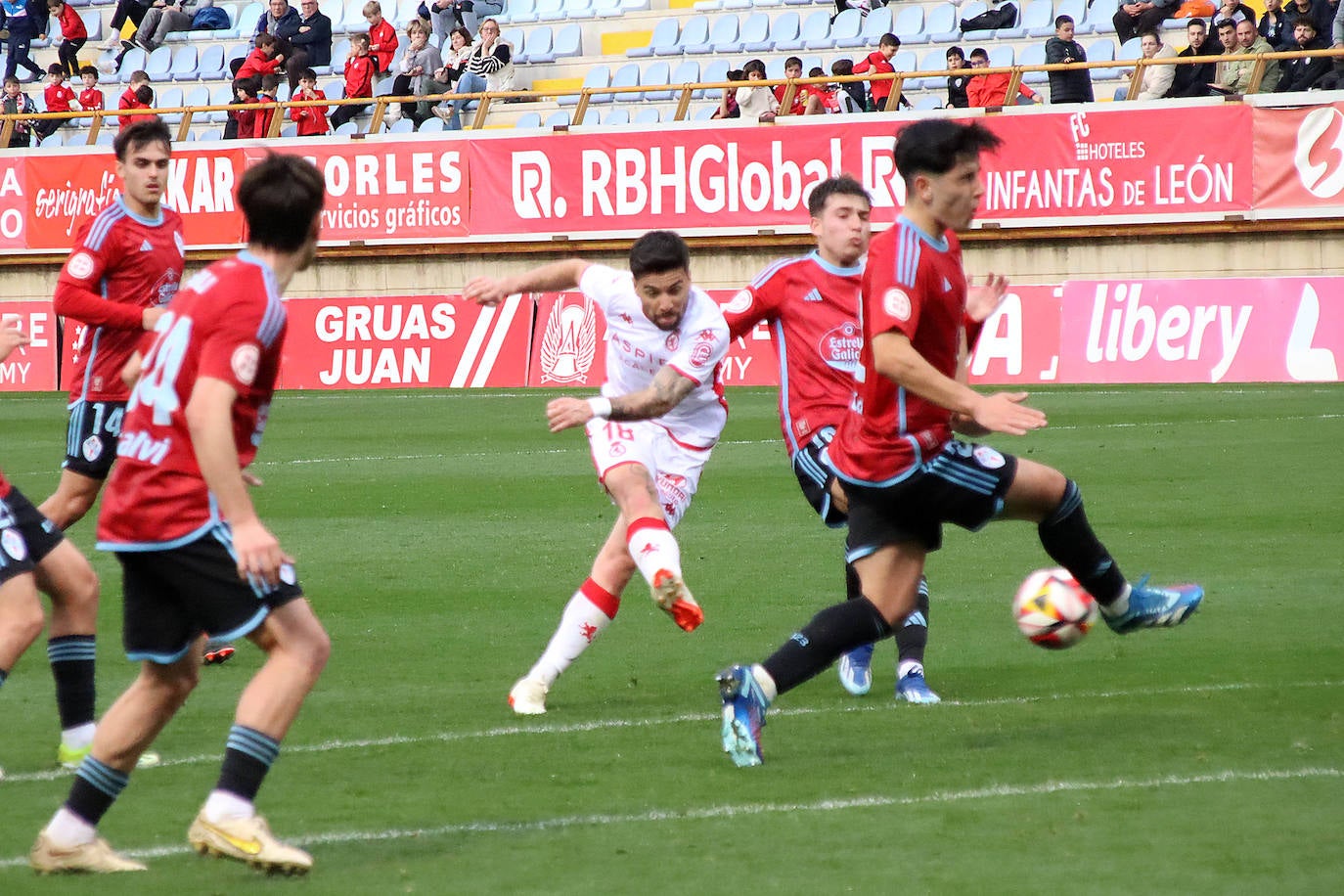 Las mejores imágenes del Cultural-Celta Fortuna