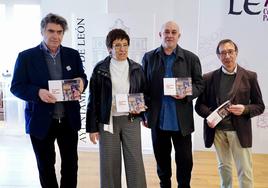 Presentación oficial de este libro en el Ayuntamiento de León con la presencia de Víctor M. Díez, uno de los coordinadores y la concejala de Acción y Promoción Cultural, Elena Aguado.