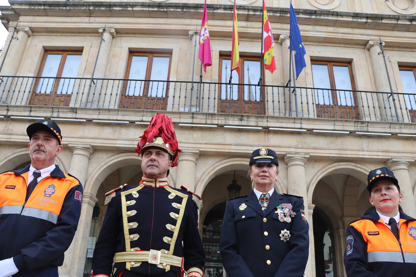 La escolta de los pasos de León