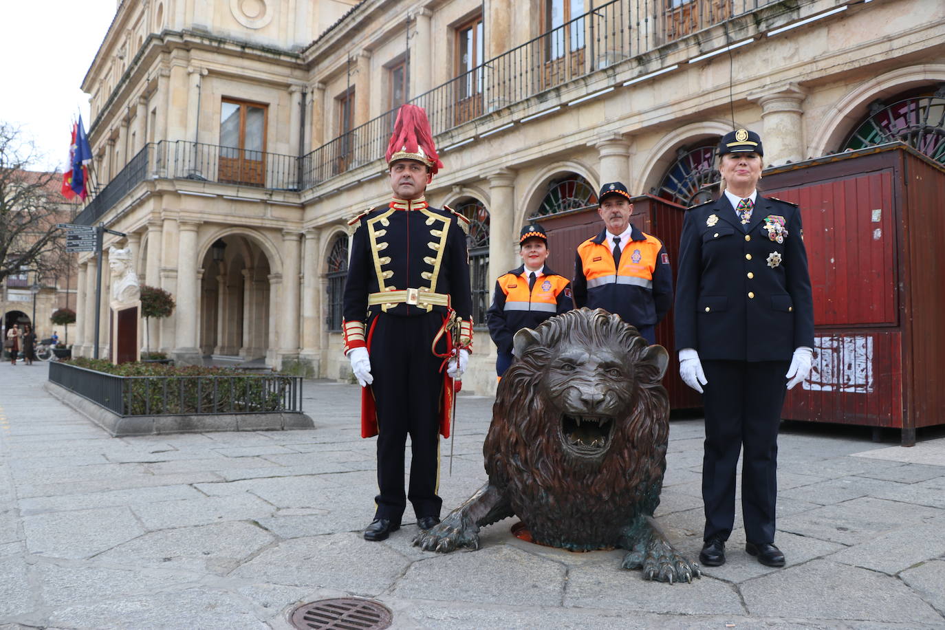 La escolta de los pasos de León