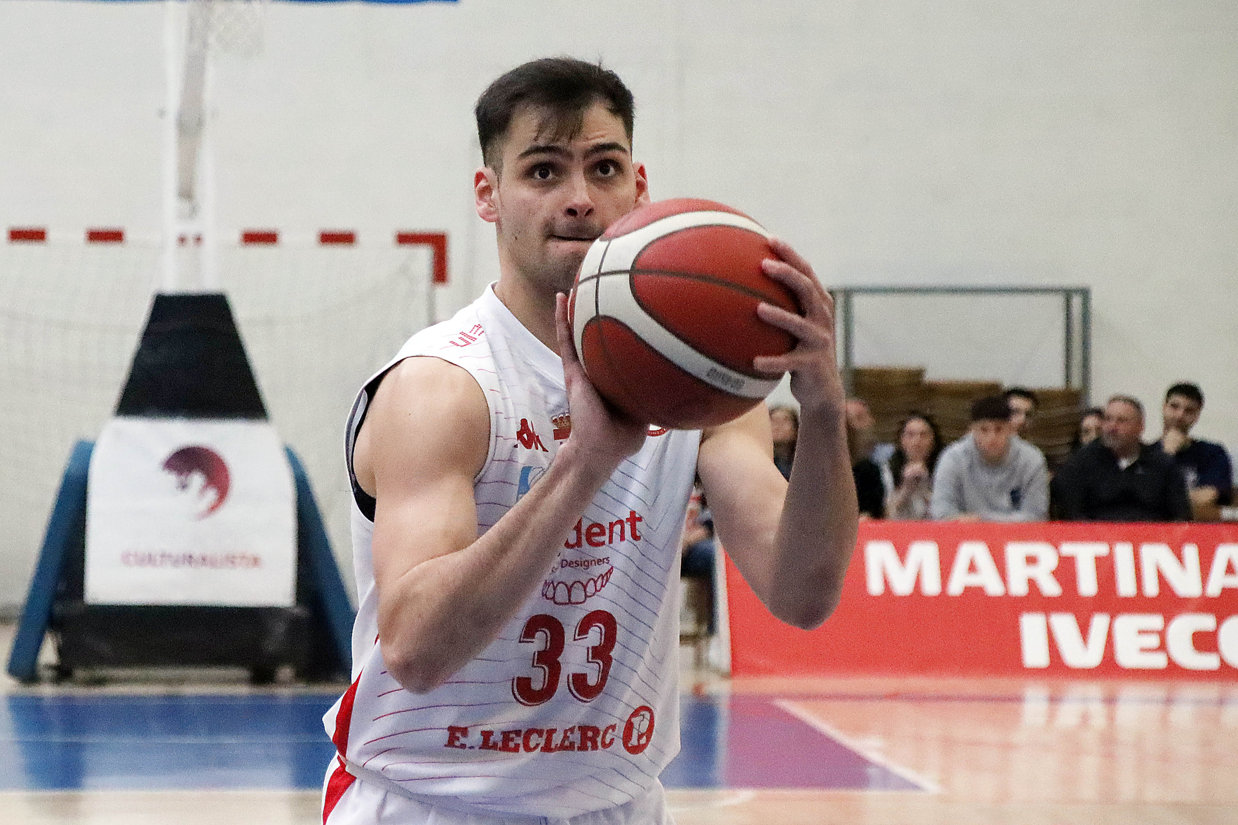 Imágenes del Cultural de Baloncesto 87- 65 Círculo Gijón