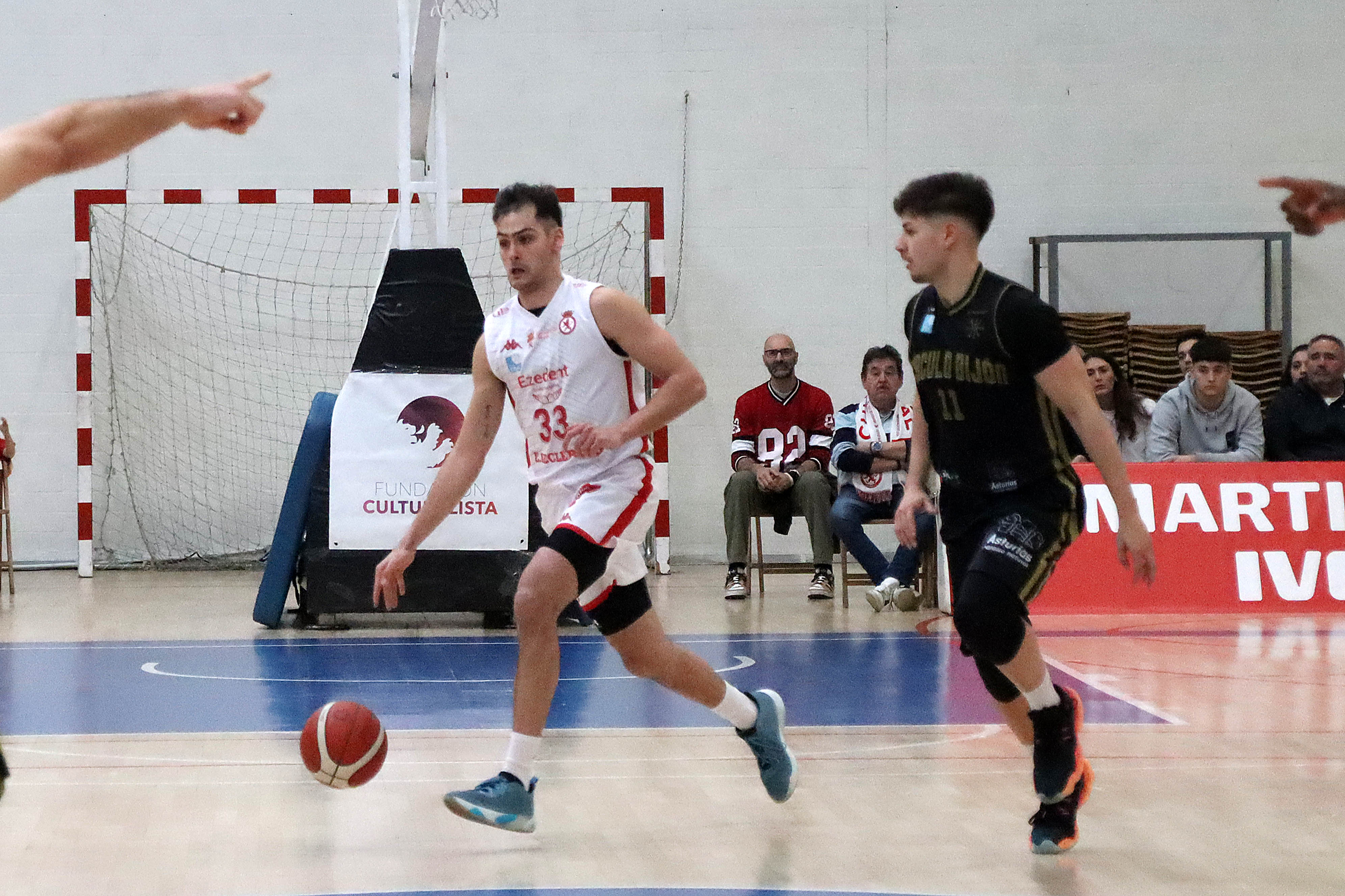Imágenes del Cultural de Baloncesto 87- 65 Círculo Gijón