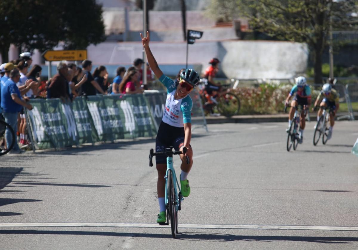 Irene Méndez, en la línea de meta de Pontevedra.