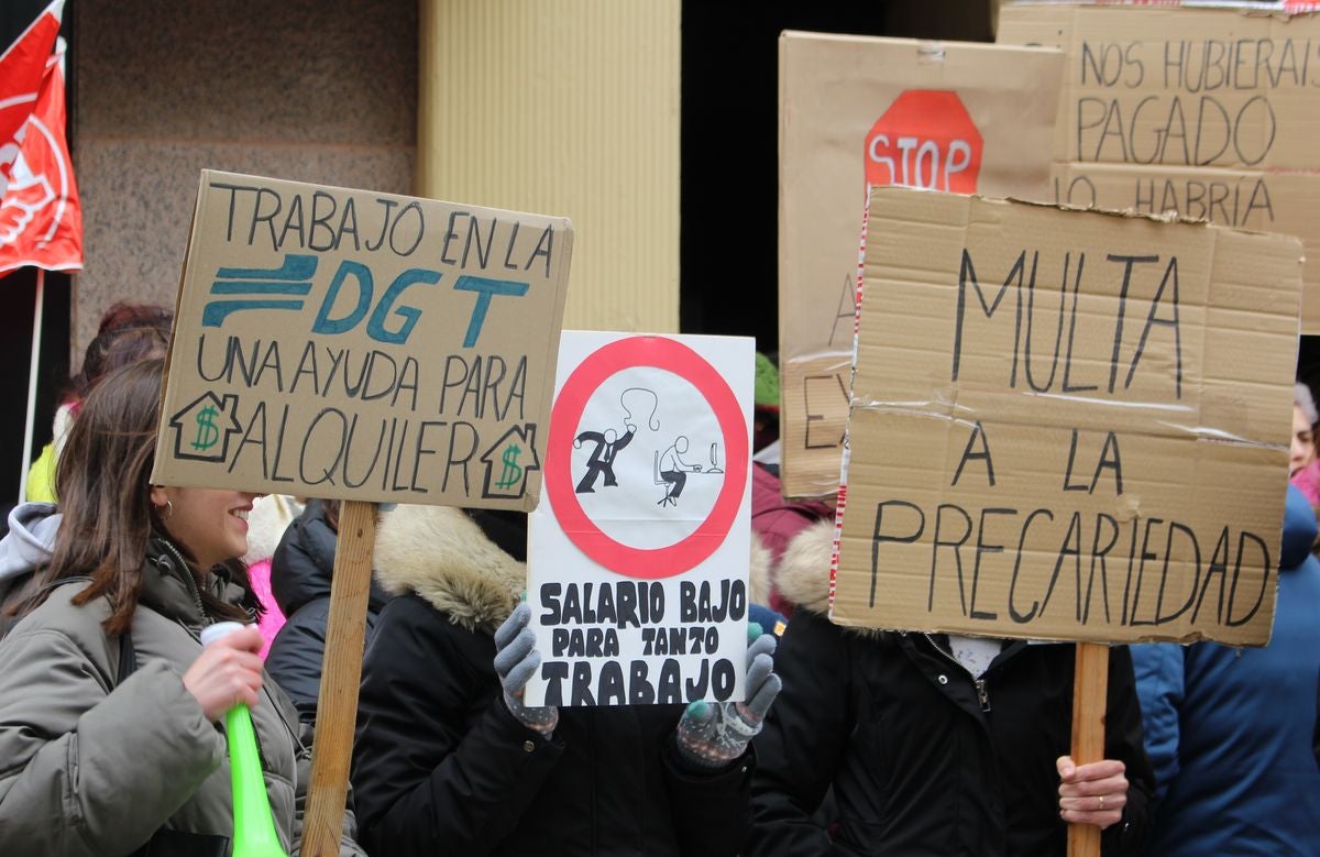 Tercera jornada de huelga de la plantilla del Centro Estrada de León
