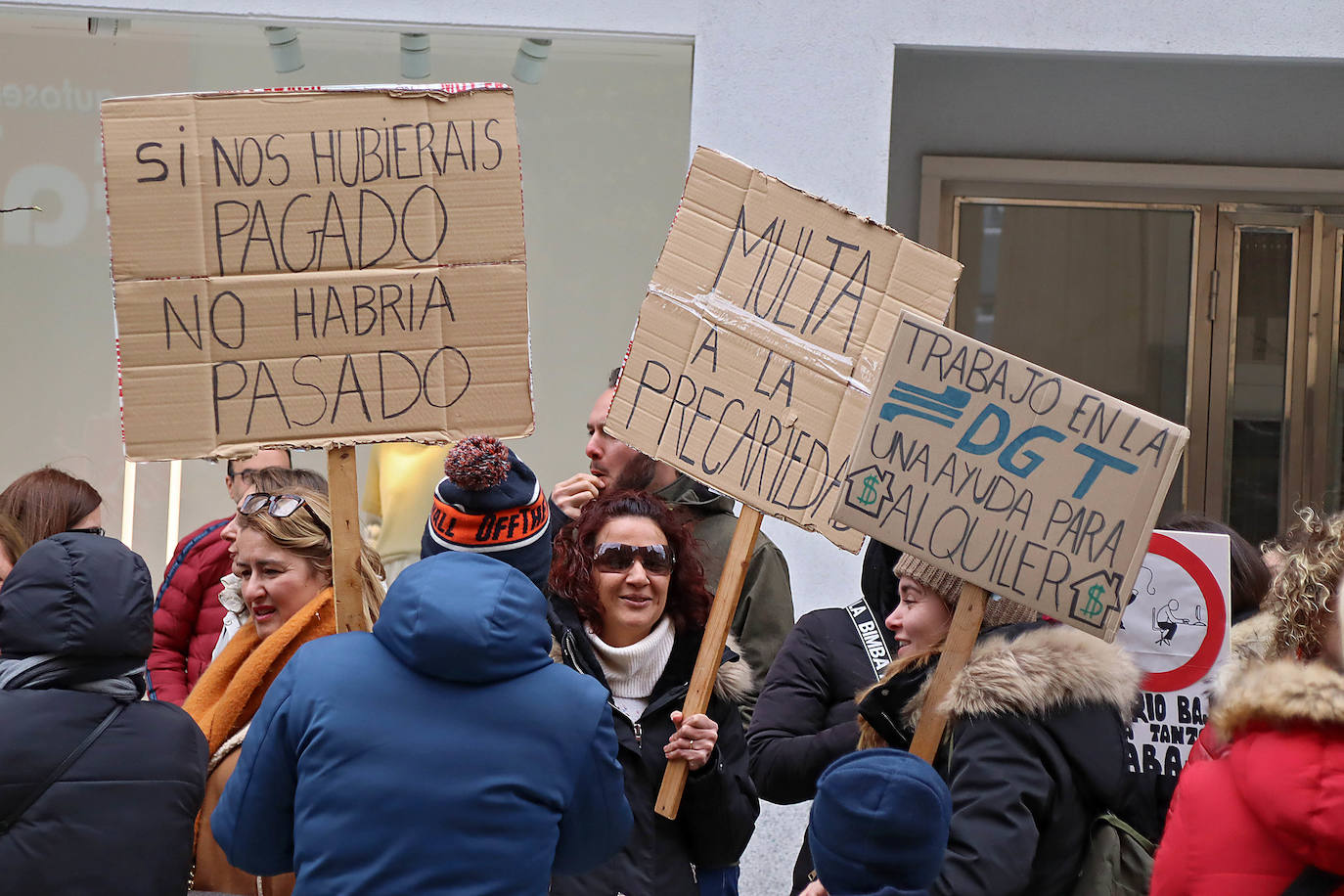 Tercera jornada de huelga de la plantilla del Centro Estrada de León