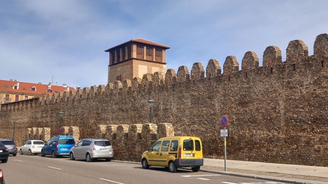 Imagen antes - León se levanta contra los franceses: la avenida Independencia y Arco de Ánimas