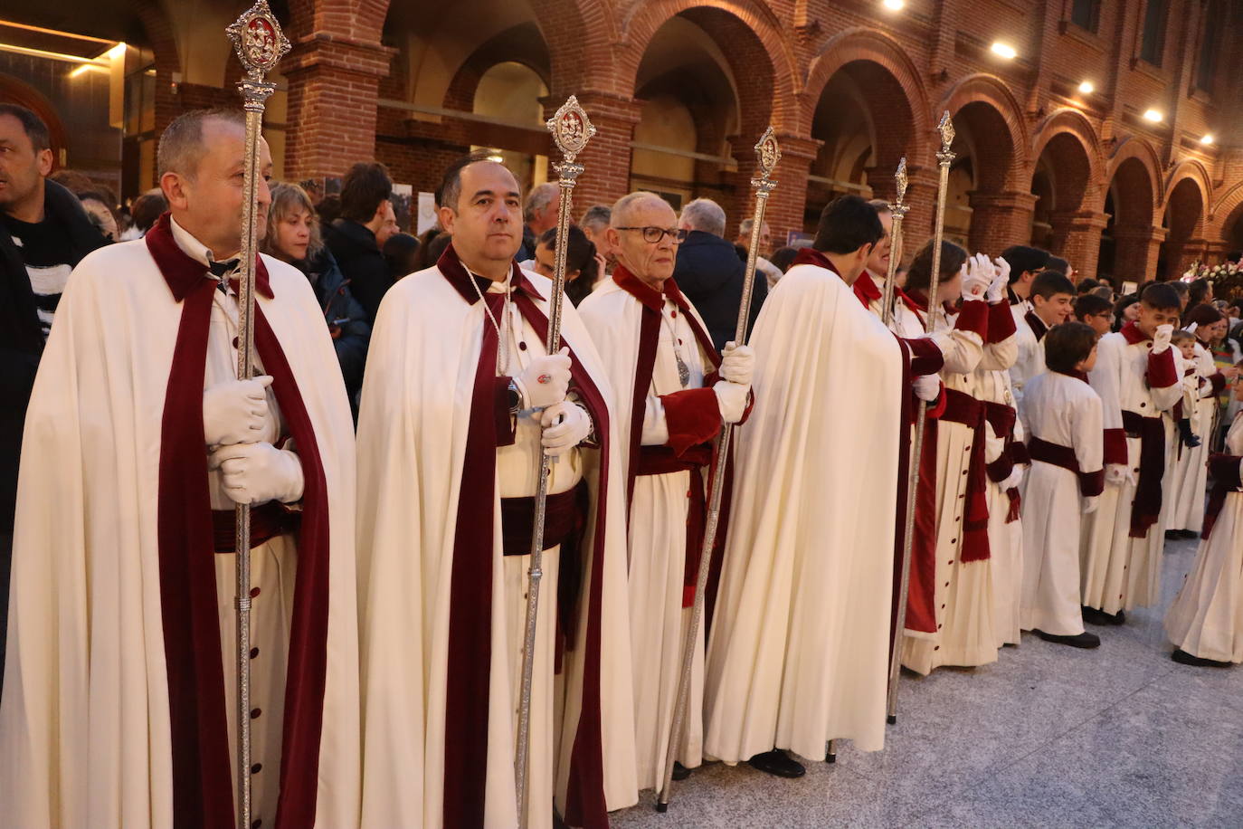 Las imágenes de la suspensión de la Sagrada Cena