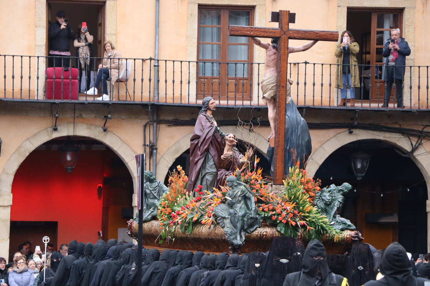 ¿Estuviste en la Plaza Mayor de León? Búscate