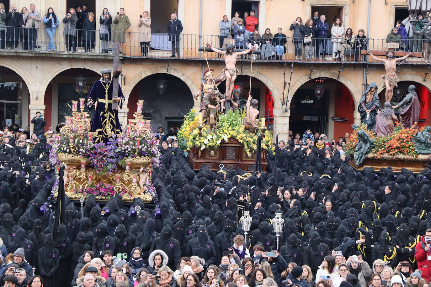 Las mejores imágenes del Encuentro en la Procesión de los Pasos