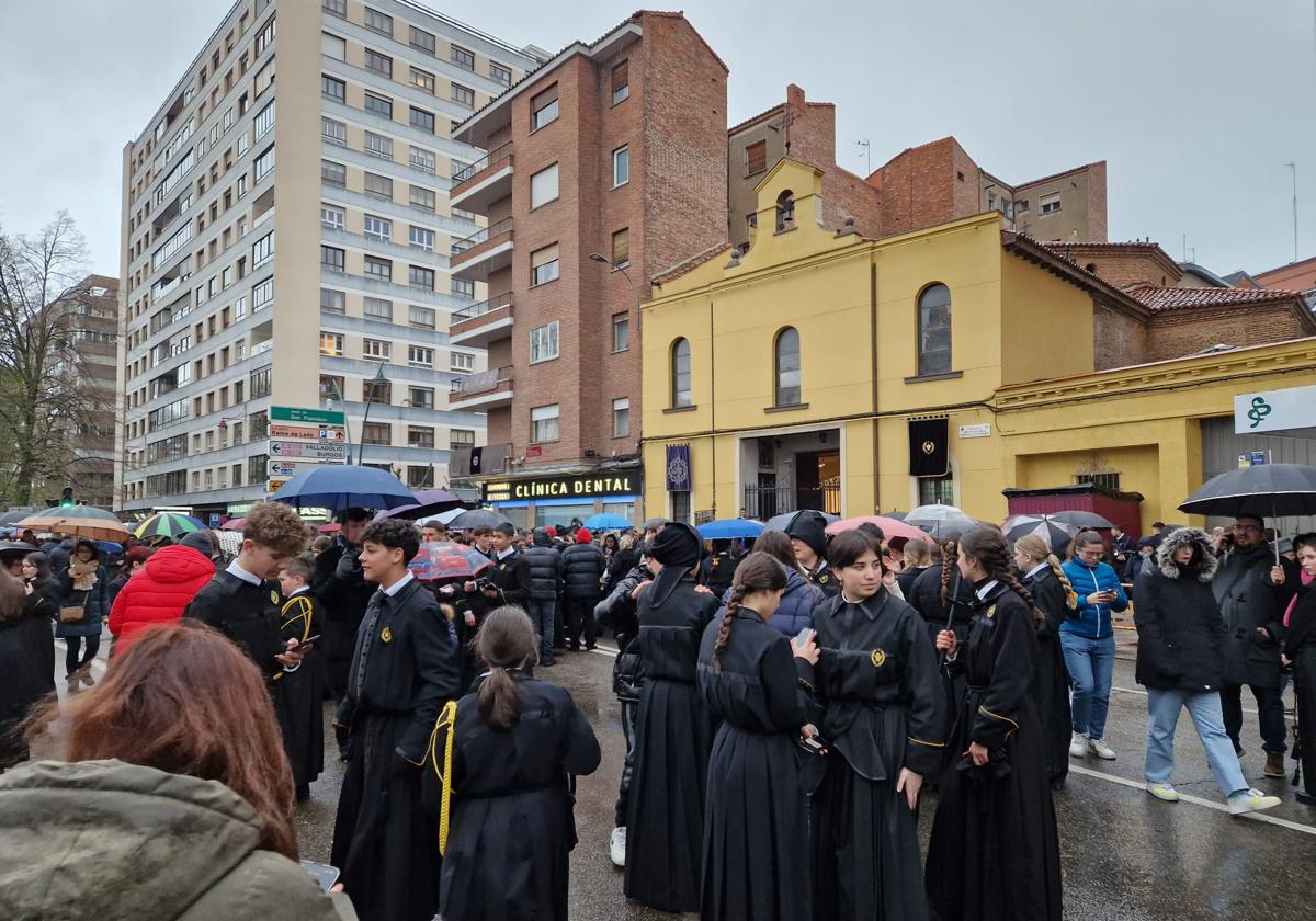 Solemne y Oficial Procesión del Santo Entierro