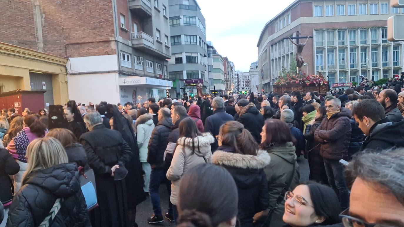 Salida de la procesión de Los Pasos