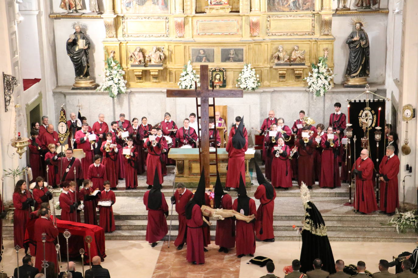 Procesión del santo Cristo del Desenclavo en León