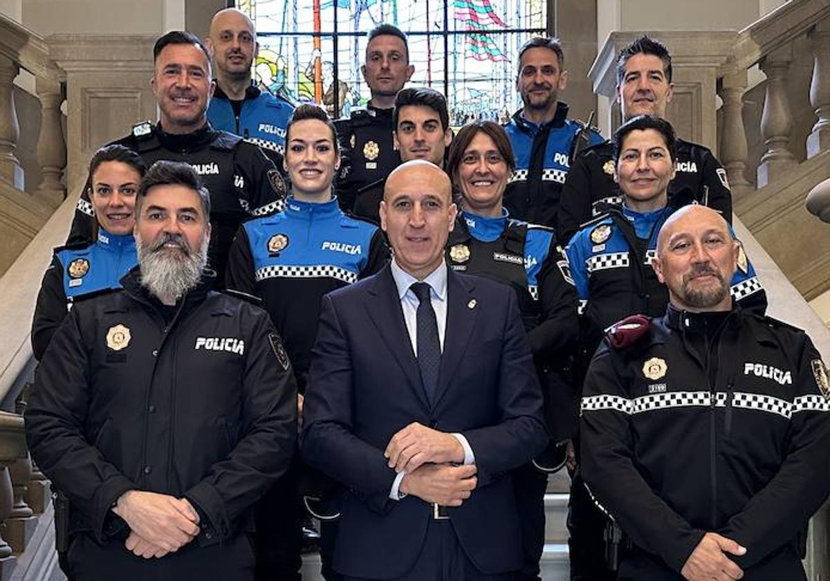 El alcalde de León, José Antonio Diez, ha recibido esta mañana en el Ayuntamiento de San Marcelo a una representación.