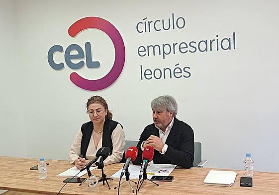 Reuda de prensa en el CEL.