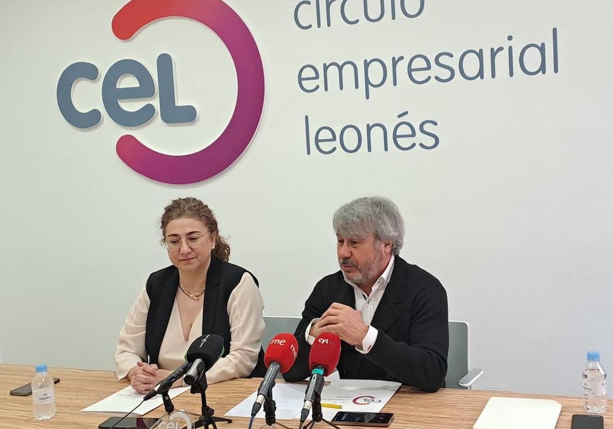 Reuda de prensa en el CEL.