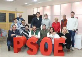 El PSOE de León junto a Juventudes Socialistas.