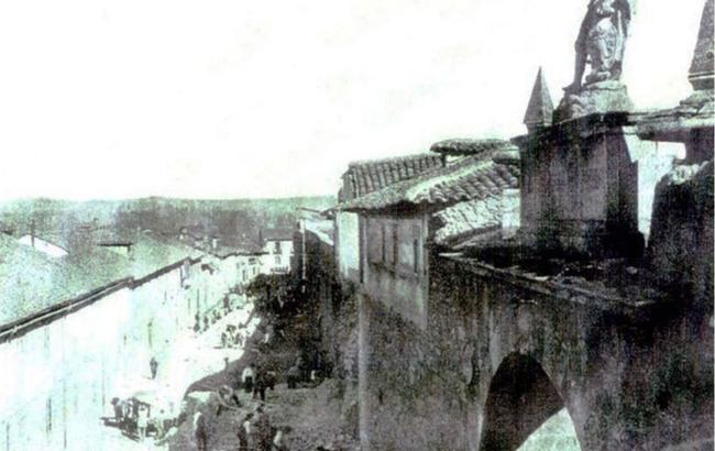 Demolición de los cubos de la muralla. 1906-1911. Calle Carreras.