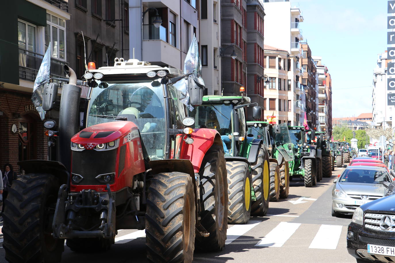 Tractorada por las calles de León
