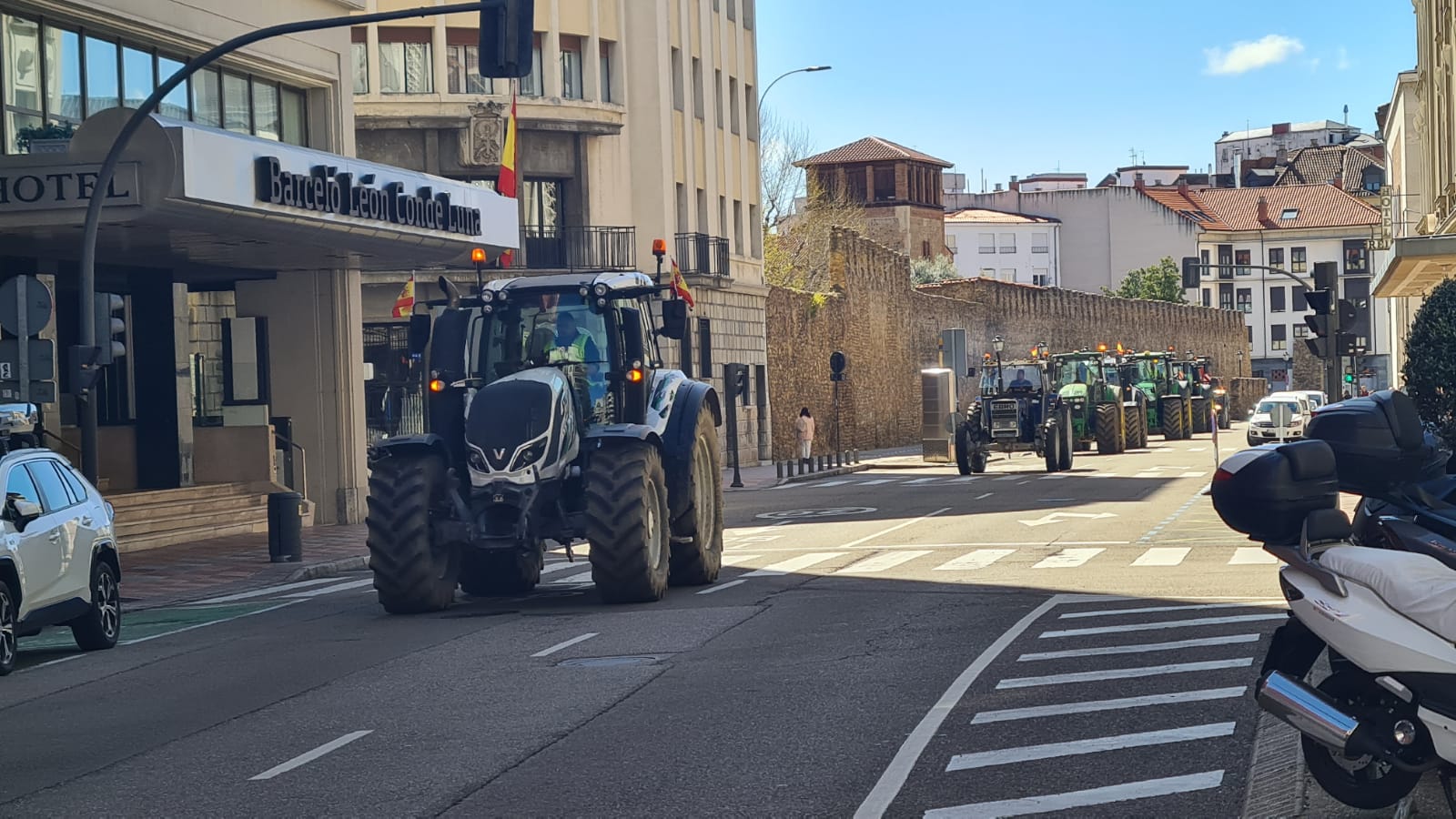 Tractorada por las calles de León