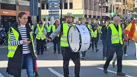 Decenas de agricultores ha vuelto a llevar sus protestas a la capital leonesa